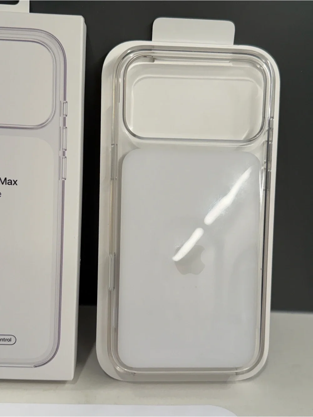 Apple iPhone 17 Pro Max Clear Case - Transparent Magsafe